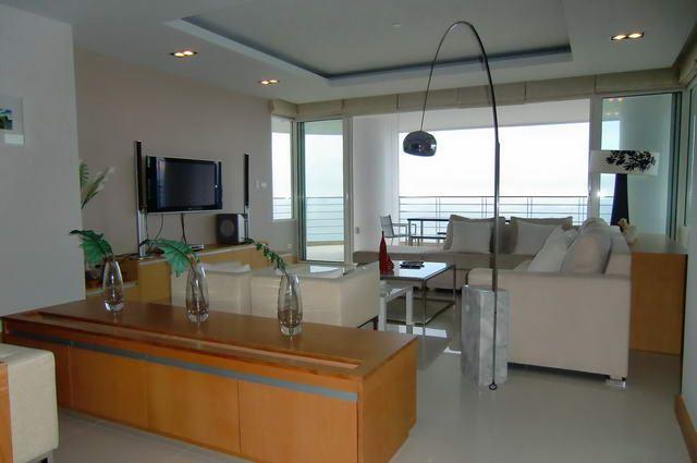 Condominium for sale in Na Jomtien showing living room Condominium for sale in Na Jomtien showing living room