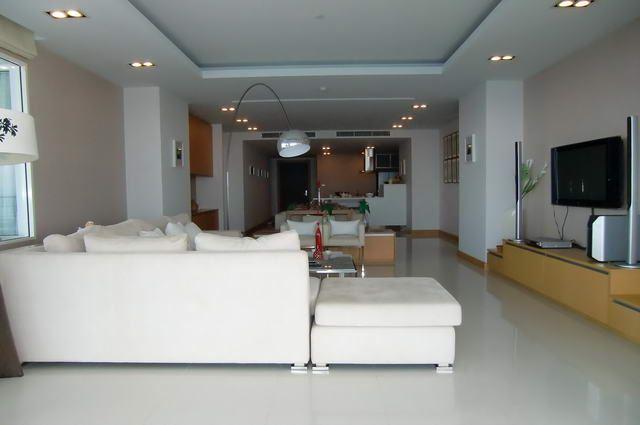 Condominium for sale in Na Jomtien showing open plan living