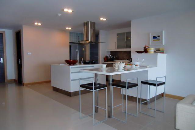 Condominium for sale in Na Jomtien showing dining kitchen area Condominium for sale in Na Jomtien showing dining kitchen area