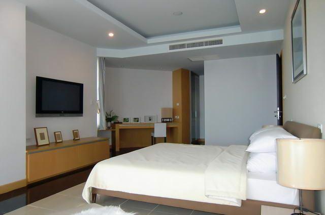 Condominium for sale in Na Jomtien showing bedroom area Condominium for sale in Na Jomtien showing bedroom area