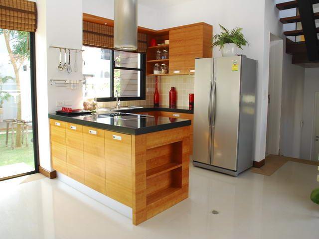 House for sale in Pattaya showing the kitchen House for sale in Pattaya showing the kitchen
