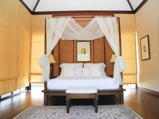 House for sale in Pattaya showing the master bedroom House for sale in Pattaya showing the master bedroom