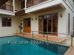 House for sale Pratumnak Pattaya showing the pool and terrace