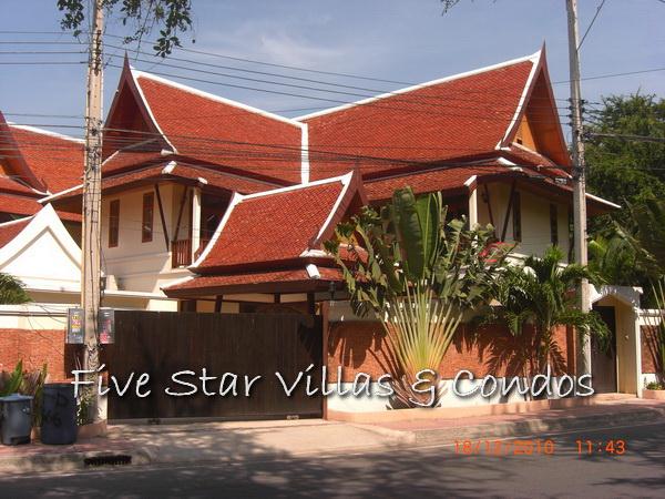 House for sale Pratumnak Pattaya showing the house