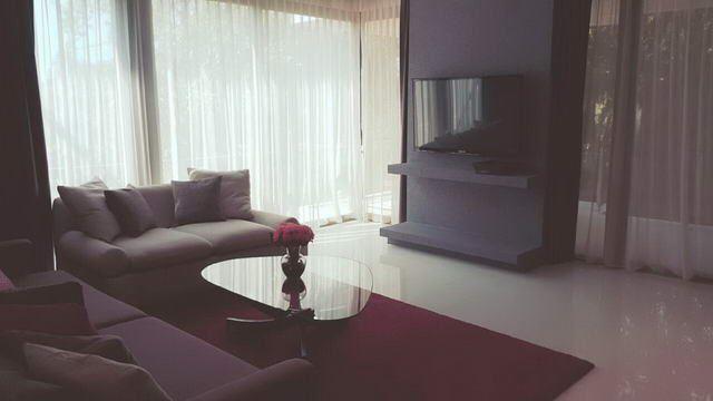 Condominium For Sale Wongamat Pattaya showing the living room