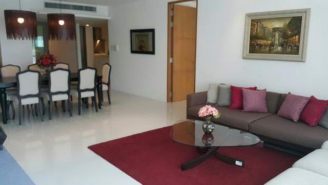 Condominium For Sale Wongamat Pattaya showing the living and dining areas Condominium For Sale Wongamat Pattaya showing the living and dining areas