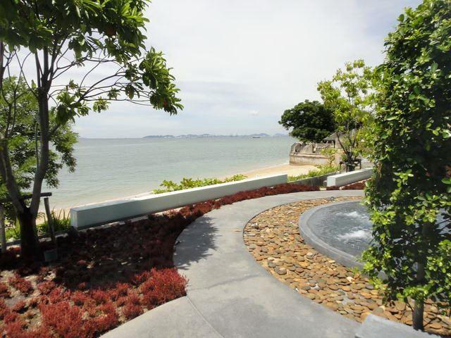 Condominium For Sale Wongamat Pattaya showing the beachfront 