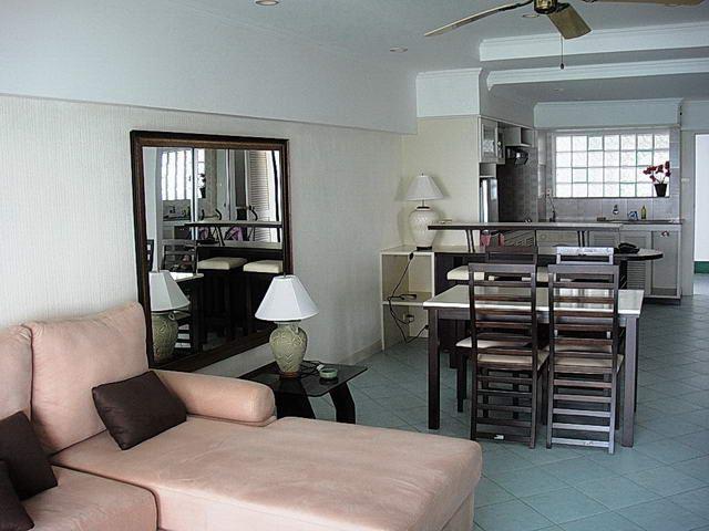 Condominium For Sale Naklua showing the dining and kitchen areas Condominium For Sale Naklua showing the dining and kitchen areas