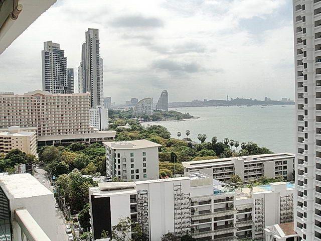 Condominium For Sale Naklua showing the balcony view Condominium For Sale Naklua showing the balcony view