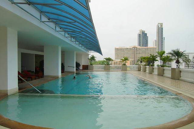 Condominium For Sale Naklua showing the communal swimming pool Condominium For Sale Naklua showing the communal swimming pool