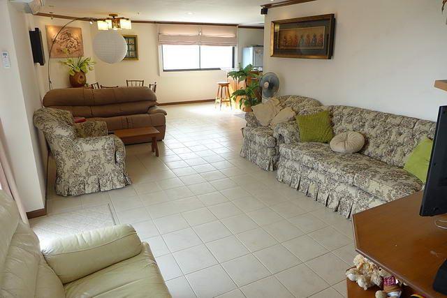 Condominium For Sale Jomtien showing the living area Condominium For Sale Jomtien showing the living area
