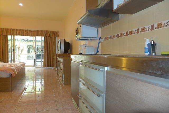 Condominium for sale in Jomtien showing the kitchen area Condominium for sale in Jomtien showing the kitchen area