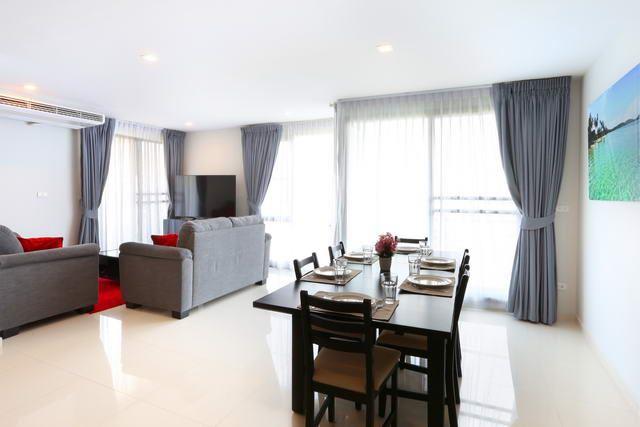 Condominium For Sale Pattaya showing the living and dining areas 