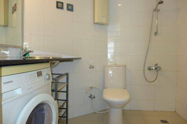Condominium for sale in Naklua Wong Amat showing the bathroom Condominium for sale in Naklua Wong Amat showing the bathroom