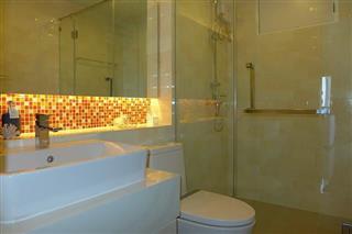 Condominium for sale at Ban Amphur Pattaya showing the bathroom