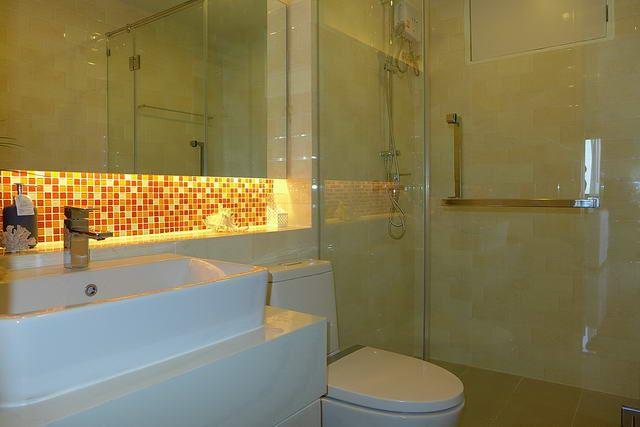 Condominium for sale at Ban Amphur Pattaya showing the bathroom Condominium for sale at Ban Amphur Pattaya showing the bathroom