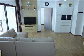 Condominium For Sale Pattaya showing the living room