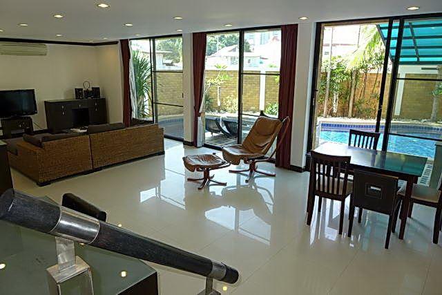 House For Sale Pattaya showing dining and living areas House For Sale Pattaya showing dining and living areas