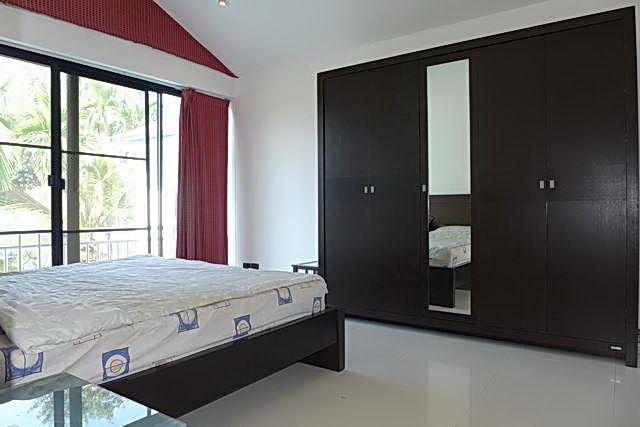 House For Sale Pattaya showing a bedroom suite House For Sale Pattaya showing a bedroom suite