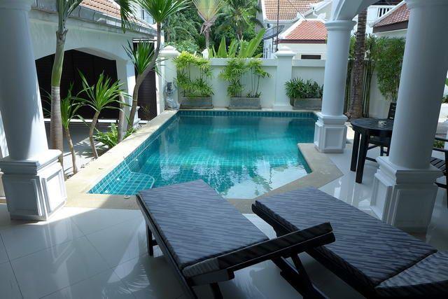 House for sale Na Jomtien showing the the terraces and swimming pool House for sale Na Jomtien showing the the terraces and swimming pool