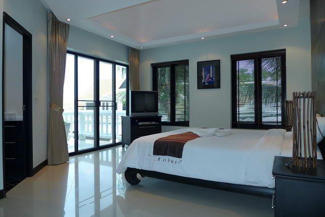 House for sale Na Jomtien showing the master bedroom House for sale Na Jomtien showing the master bedroom