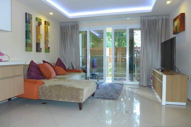 Condominium for sale Pattaya showing the living room Condominium for sale Pattaya showing the living room