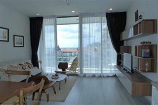Condominium For Sale Wongamat showing the living room