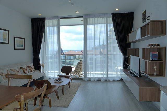 Condominium For Sale Wongamat showing the living room Condominium For Sale Wongamat showing the living room