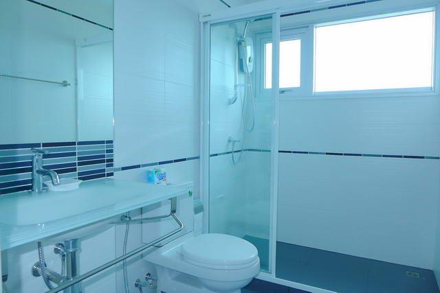 Condominium for sale Pattaya showing the bathroom Condominium for sale Pattaya showing the bathroom