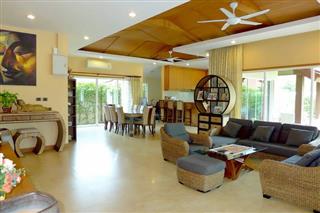 House for sale Huay Yai showing the open plan concept