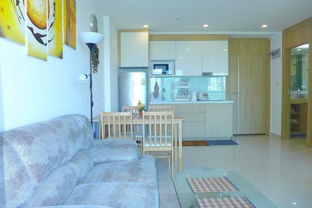 Condominium for sale Wong Amat showing the dining and kitchen areas