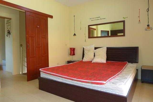 Pool resort and villa business for sale Pratumnak Pattaya showing the master bedroom