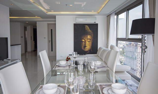 Condominium for sale Wong Amat Pattaya showing the dining area