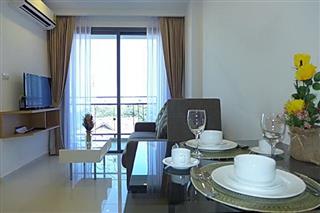 Condominium for sale Pratumnak Hill Pattaya showing the living and dining areas
