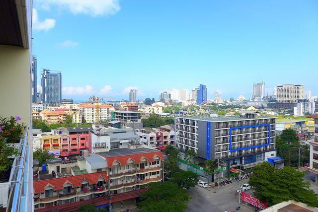 Condominium for sale Pattaya showing the balcony views Condominium for sale Pattaya showing the balcony views