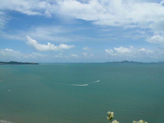 condominium for sale Wong Amat Pattaya showing the sea view condominium for sale Wong Amat Pattaya showing the sea view