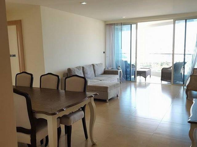 Condominium for sale Pratumnak Hill Pattaya showing the living and dining areas Condominium for sale Pratumnak Hill Pattaya showing the living and dining areas