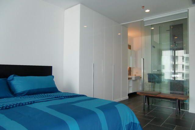 Condominium for sale in Naklua showing the bedroom and en-suite