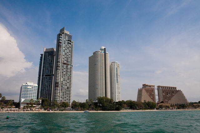 Condominium for sale in Naklua showing the Twin Towers Condominium for sale in Naklua showing the Twin Towers