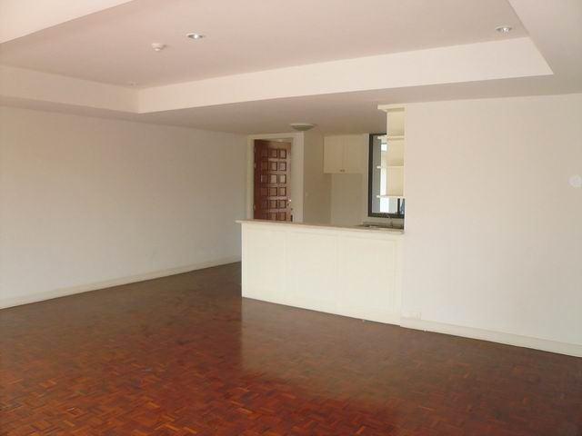 Condominium for sale in Jomtien showing the living area Condominium for sale in Jomtien showing the living area