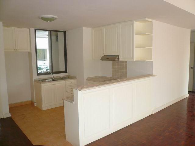 Condominium for sale in Jomtien showing the kitchen