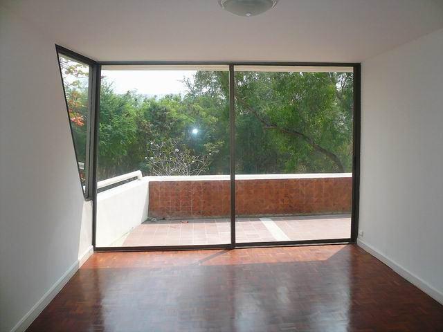 Condominium for sale in Jomtien showing the master bedroom Condominium for sale in Jomtien showing the master bedroom