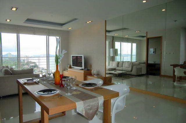 Condominium for sale in Na Jomtien showing the dining area