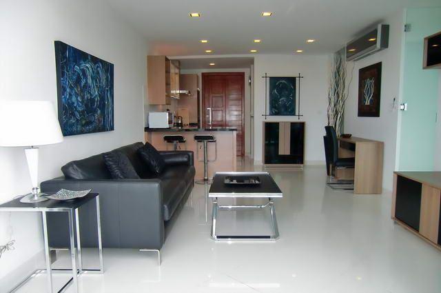 Condominium for sale in Naklua showing the large living area Condominium for sale in Naklua showing the large living area