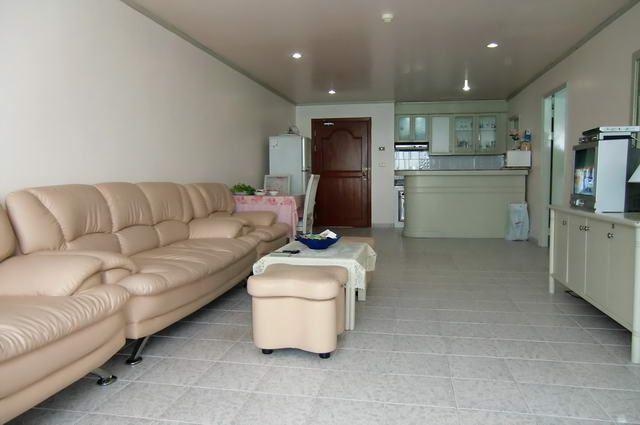 Condominium for sale in Jomtien showing the sitting area Condominium for sale in Jomtien showing the sitting area