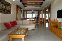 Condominium for sale in Na Jomtien showing the open plan living style