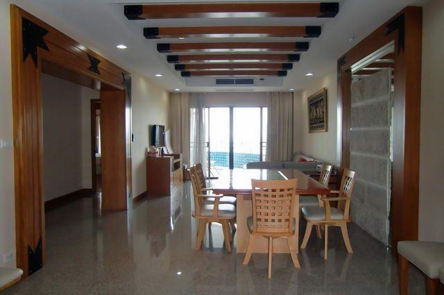 Condominium for sale in Na Jomtien showing the dining area Condominium for sale in Na Jomtien showing the dining area