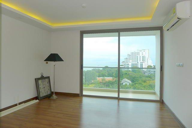 Condominium for sale Pratumnak Hill Pattaya showing the living area Condominium for sale Pratumnak Hill Pattaya showing the living area