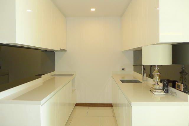 Condominium for sale Pratumnak Hill Pattaya showing the kitchen