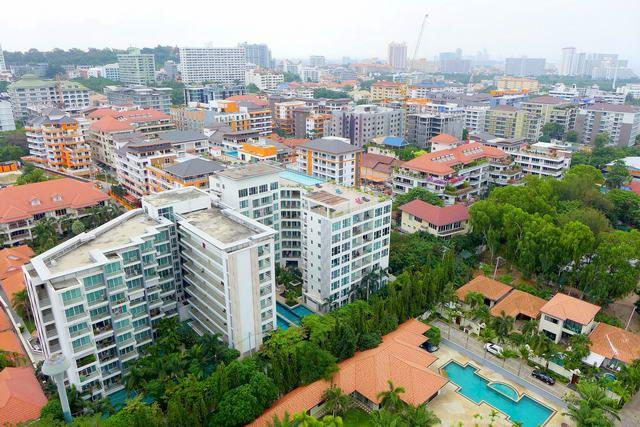 Condominium for sale Pratumnak Hill Pattaya showing the condo project Condominium for sale Pratumnak Hill Pattaya showing the condo project